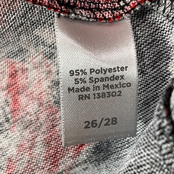 Avenue Womens Black Red White 3/4 Sleeves Asymmetrical Hem Top Blouse Plus 26 28 - Picture 9 of 16